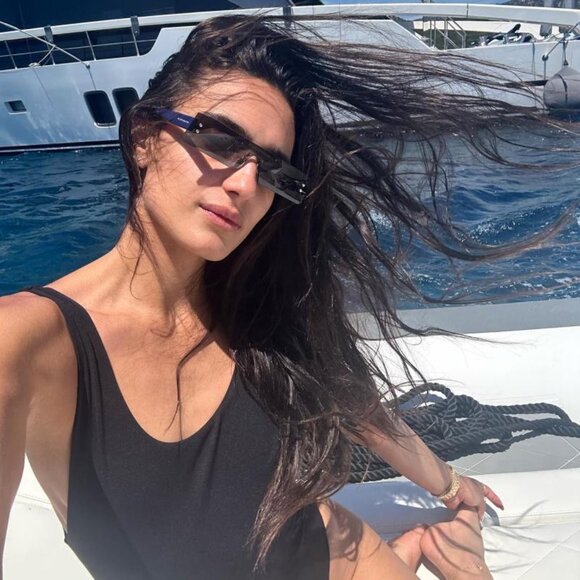 Victoria Beckham VB241S 001 Rectangle Sunglasses – Black/Grey Mirror - Picture 2 of 10